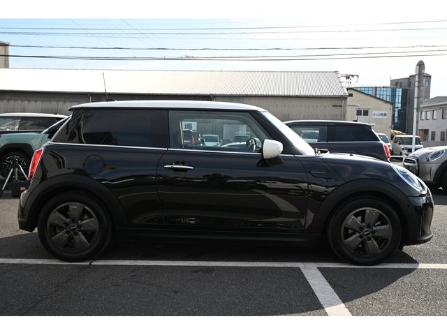 BMW MINI COOPER D 2023