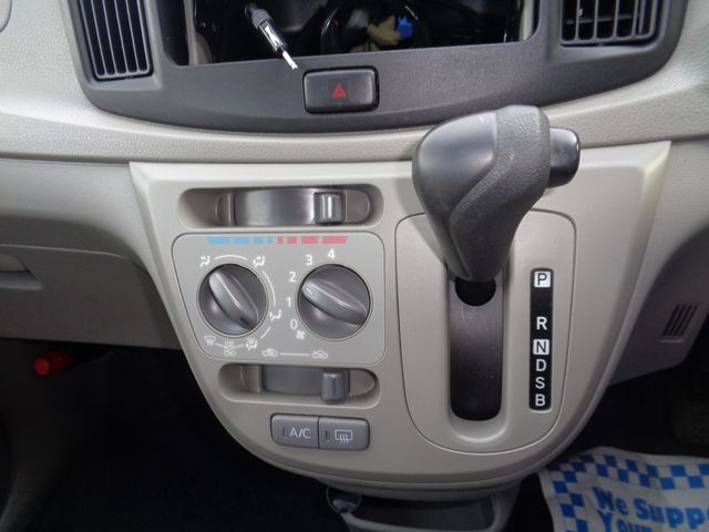 DAIHATSU MIRA e:S 2011