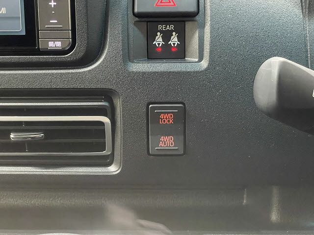 DAIHATSU ATRAI van 4WD 2025