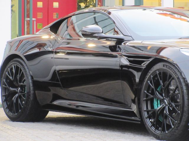 ASTON MARTIN ASTON MARTIN 2025