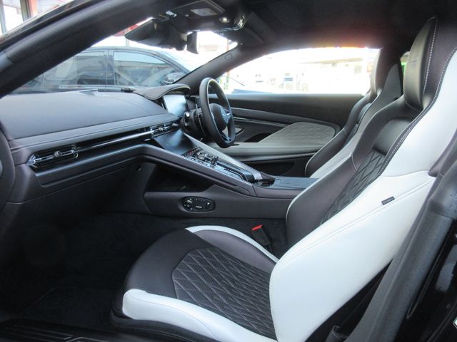 ASTON MARTIN ASTON MARTIN 2025