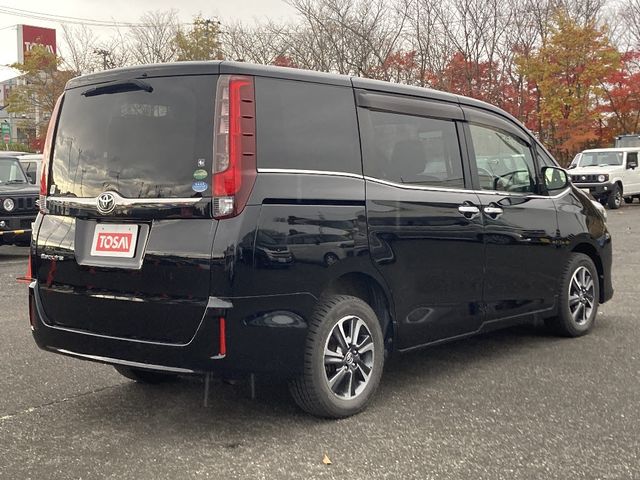 TOYOTA ESQUIRE 4WD 2017