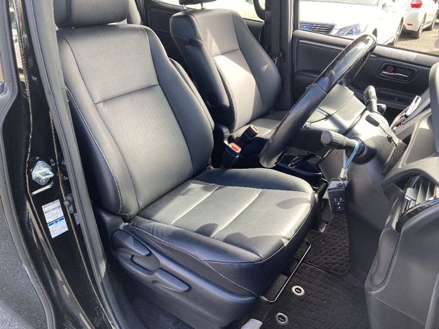 TOYOTA ESQUIRE 4WD 2017