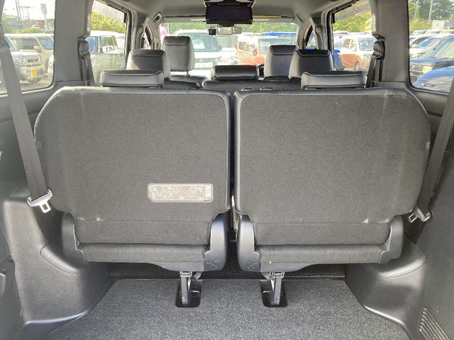 TOYOTA ESQUIRE 4WD 2017