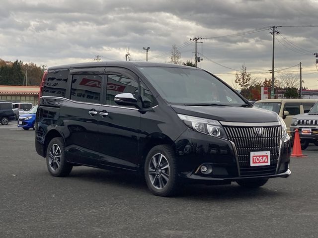 TOYOTA ESQUIRE 4WD 2017