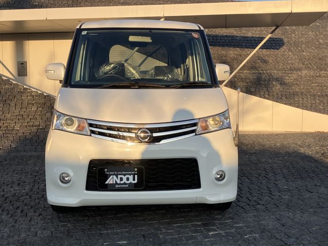 NISSAN ROOX 2010