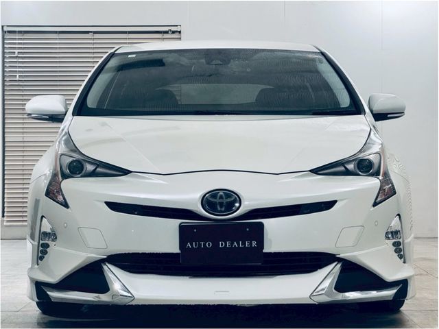 TOYOTA PRIUS 2017
