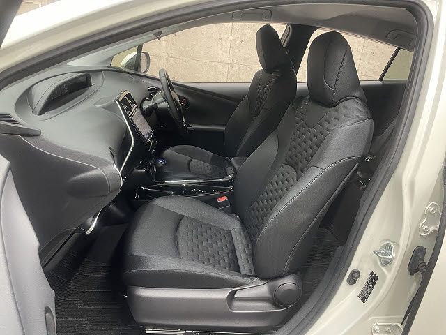 TOYOTA PRIUS PHV 2018