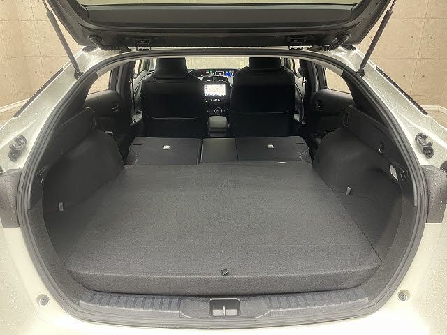 TOYOTA PRIUS PHV 2018