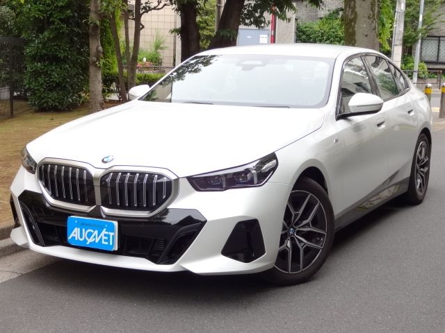 BMW BMW 5series sedan 2024 