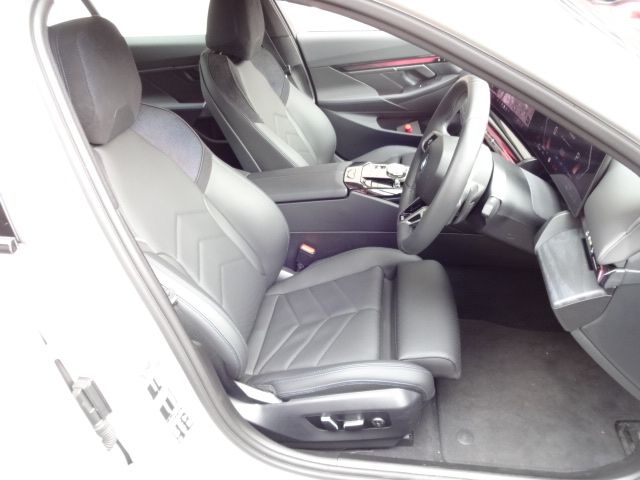 BMW BMW 5series sedan 2024