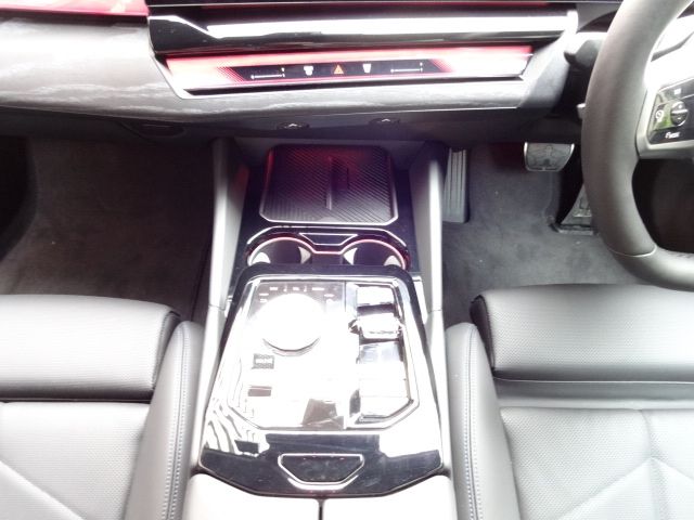 BMW BMW 5series sedan 2024