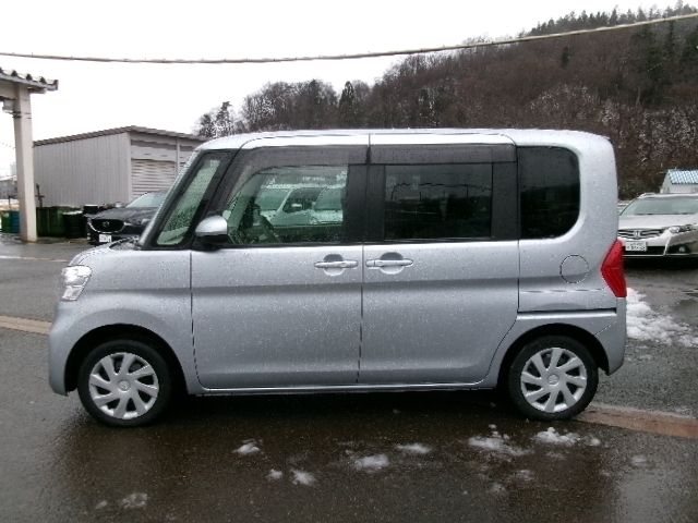 DAIHATSU TANTO 4WD 2019