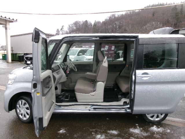 DAIHATSU TANTO 4WD 2019