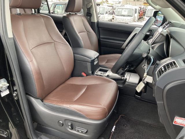 TOYOTA LANDCRUISER PRADO 2016