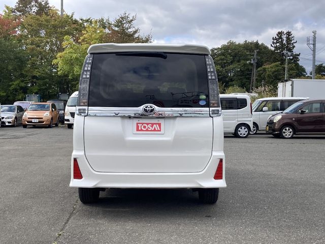 TOYOTA VOXY 4WD 2017