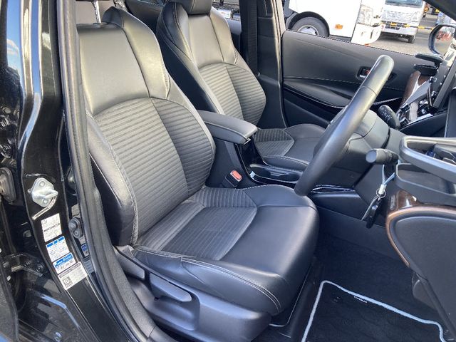 TOYOTA COROLLA TOURING HYBRID 4WD 2019