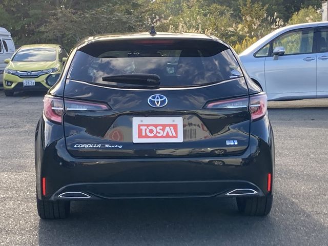 TOYOTA COROLLA TOURING HYBRID 4WD 2019