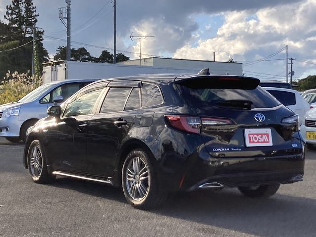 TOYOTA COROLLA TOURING HYBRID 4WD 2019