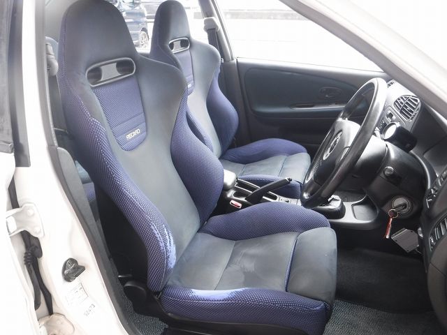 MITSUBISHI LANCER  4WD 1999