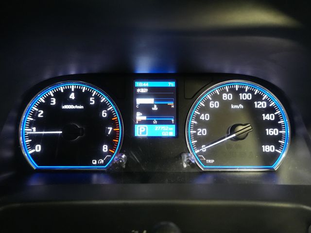 NISSAN NV350 CARAVAN 2018