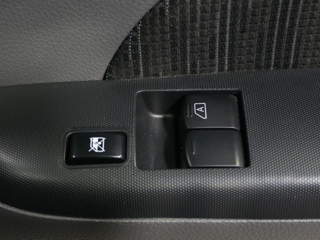 NISSAN NV350 CARAVAN 2018