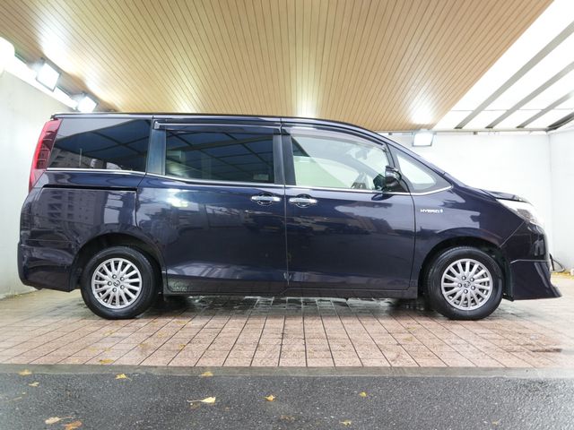 TOYOTA ESQUIRE HYBRID 2015