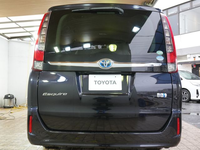 TOYOTA ESQUIRE HYBRID 2015