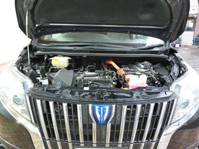 TOYOTA ESQUIRE HYBRID 2015