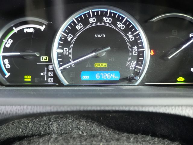 TOYOTA ESQUIRE HYBRID 2015