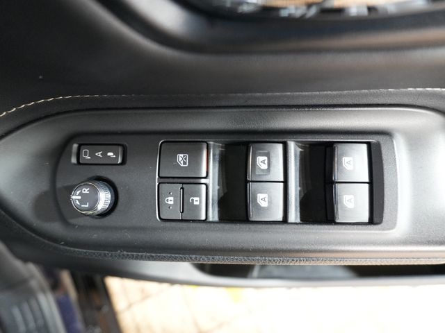 TOYOTA ESQUIRE HYBRID 2015