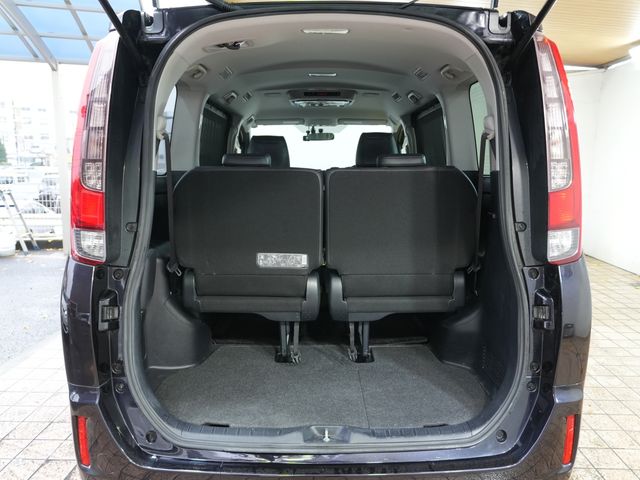 TOYOTA ESQUIRE HYBRID 2015