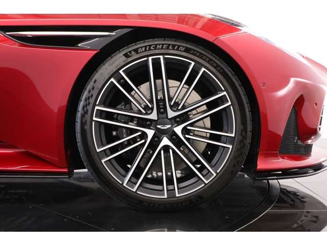 ASTON MARTIN ASTON MARTIN 2024