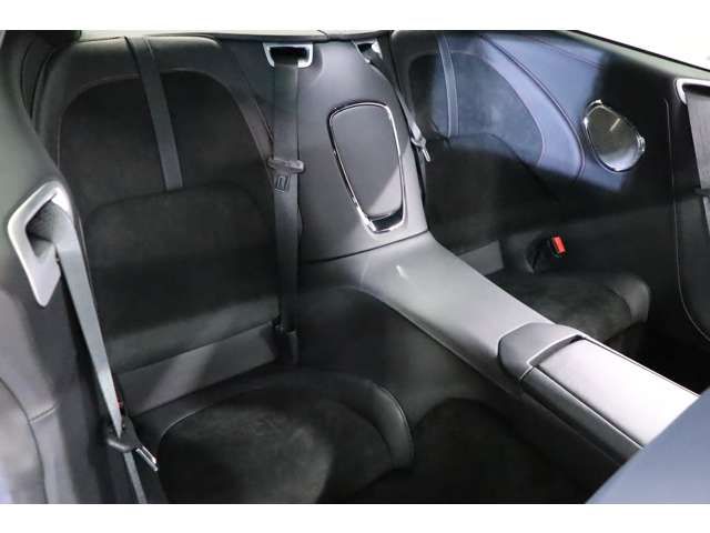 ASTON MARTIN ASTON MARTIN 2024