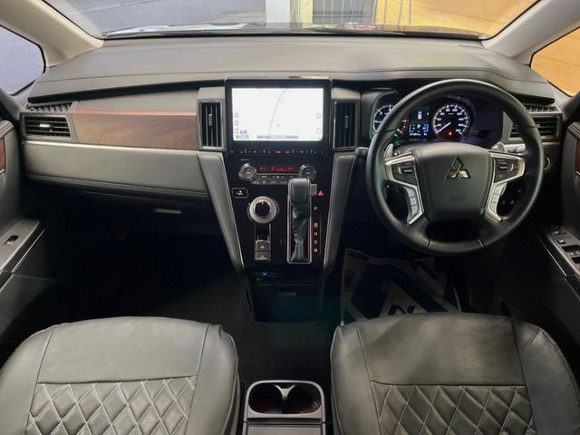 MITSUBISHI DELICA D:5 4WD 2023