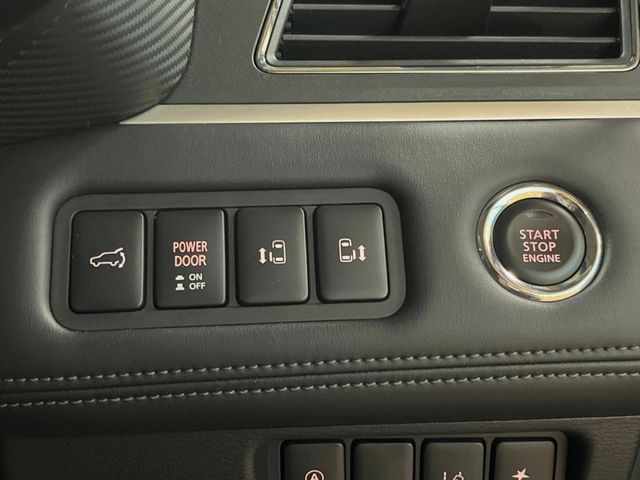 MITSUBISHI DELICA D:5 4WD 2023