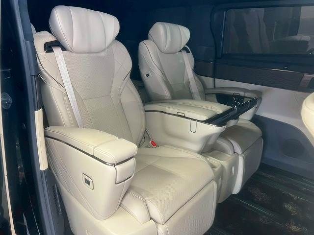 TOYOTA ALPHARD hybrid 4WD 2023