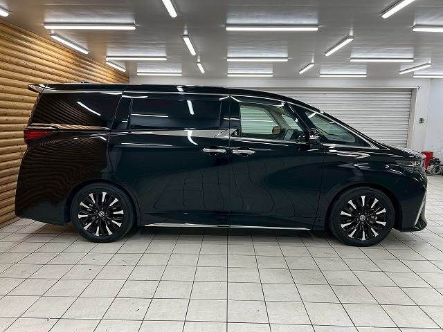 TOYOTA ALPHARD hybrid 4WD 2023
