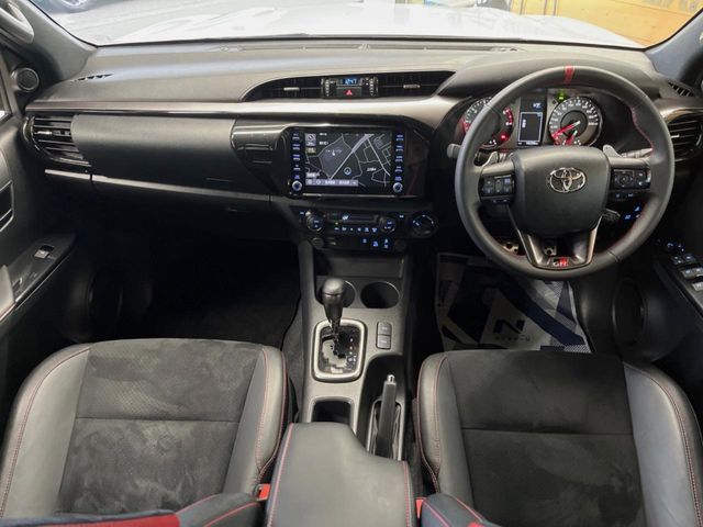 TOYOTA HILUX 4WD 2024