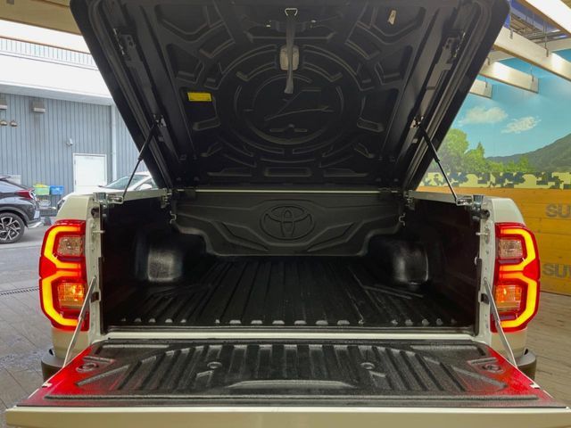 TOYOTA HILUX 4WD 2024