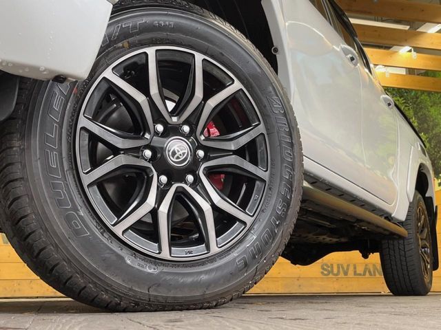 TOYOTA HILUX 4WD 2024