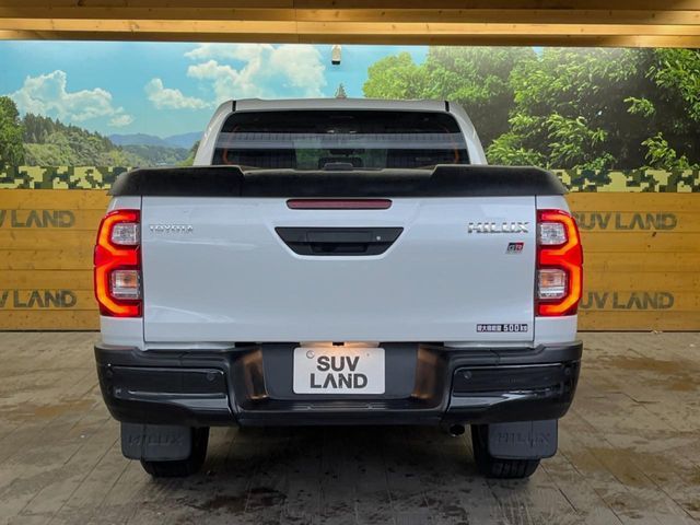 TOYOTA HILUX 4WD 2024