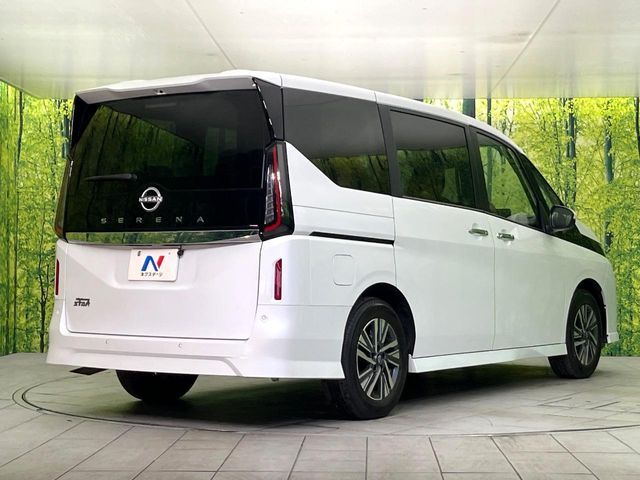 NISSAN SERENA  WG 2025