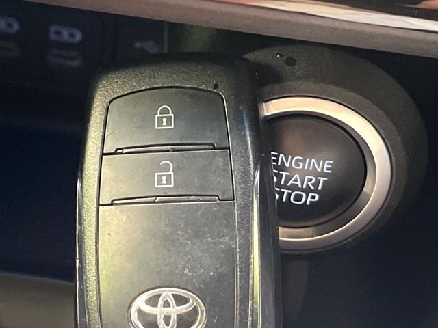 TOYOTA HARRIER 4WD 2023