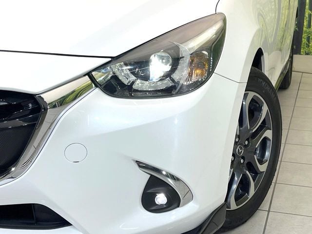 MAZDA DEMIO 2017