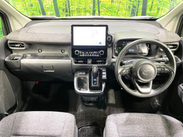 TOYOTA SIENTA HYBRID 2023