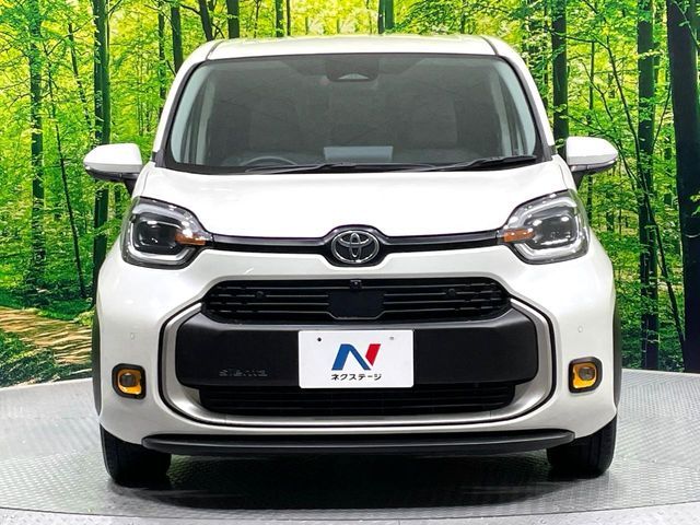 TOYOTA SIENTA HYBRID 2023