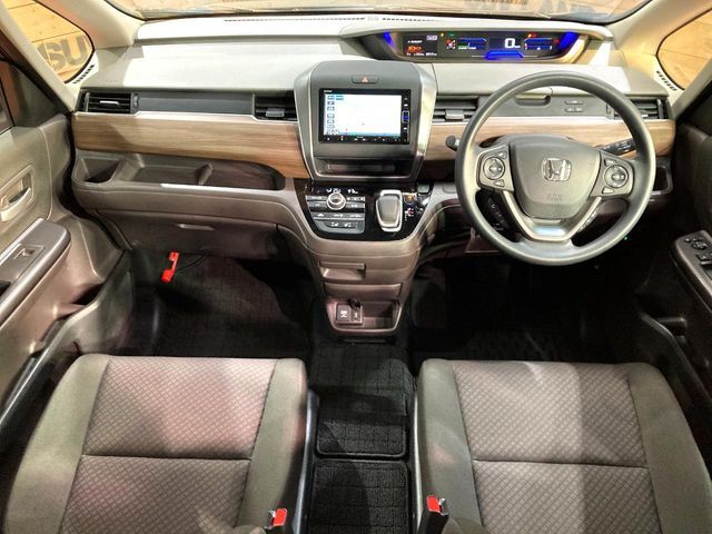 HONDA FREED HYBRID 2023