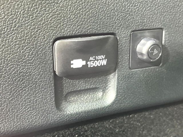 TOYOTA PRIUS 4WD 2022