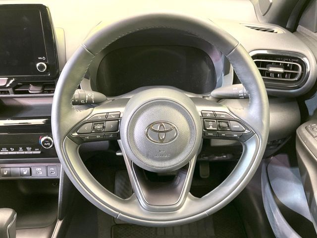 TOYOTA YARIS CROSS HYBRID 2025